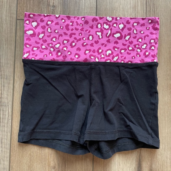 Forever 21 Pants - Pink Leopard Print Shorts | Size XS | EUC